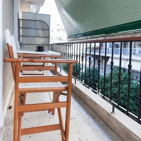 Charming Vintage 2br With Balcony In Koukaki Atenas