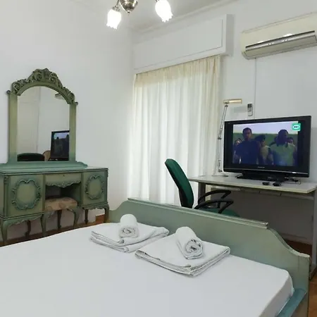 Charming Vintage 2br With Balcony In Koukaki Apartman Athén