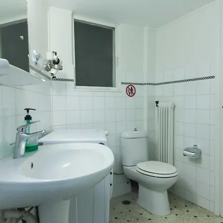 Charming Vintage 2br With Balcony In Koukaki * Athén