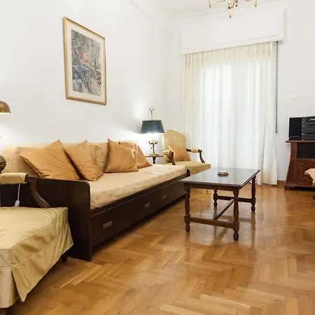Charming Vintage 2br With Balcony In Koukaki *
